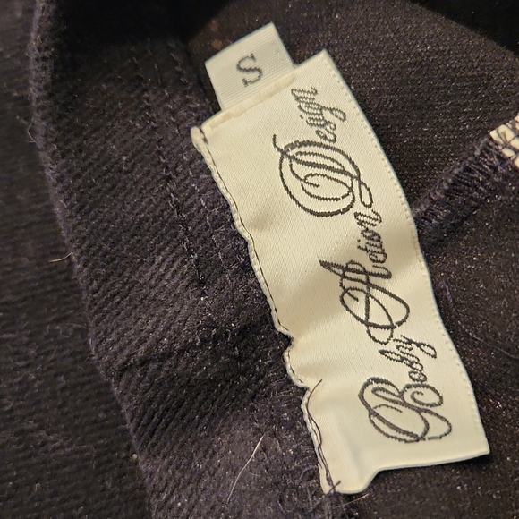 LEGGINGS NEVER WORN - Picture 3 of 3